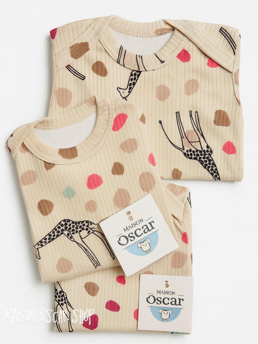 Farbenfroher Giraffen-Zauber für kleine Abenteurer