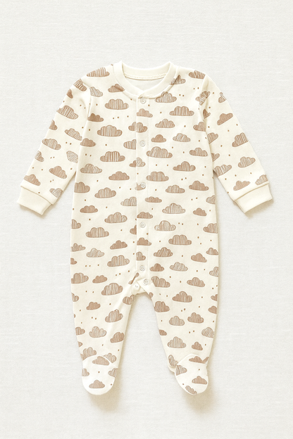 Baby-Strampler mit Wolken & Sternen – 100 % Baumwolle