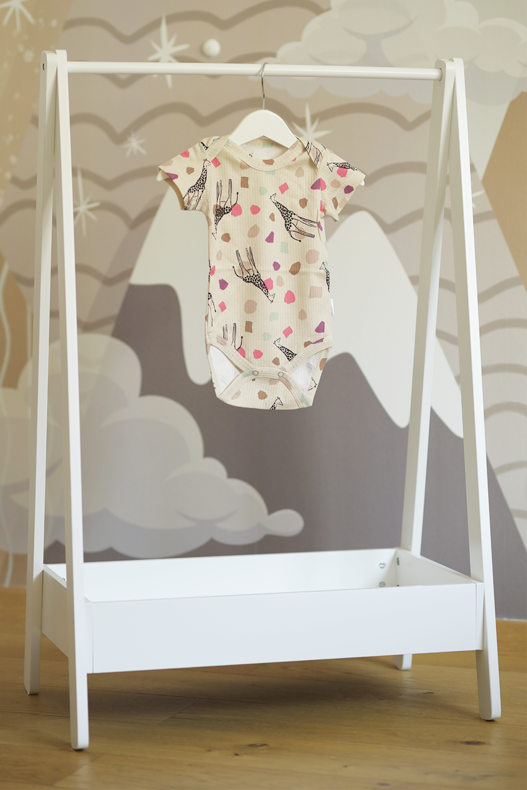 Farbenfroher Giraffen-Zauber für kleine Abenteurer